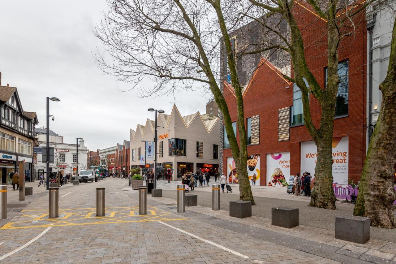 Watford Town Centre, Serviced One Bed Flat With Choice Of King Or Twin Beds, Sleeps Up To 4 Sharing, Free Wifi And Free Movies لندن المظهر الخارجي الصورة