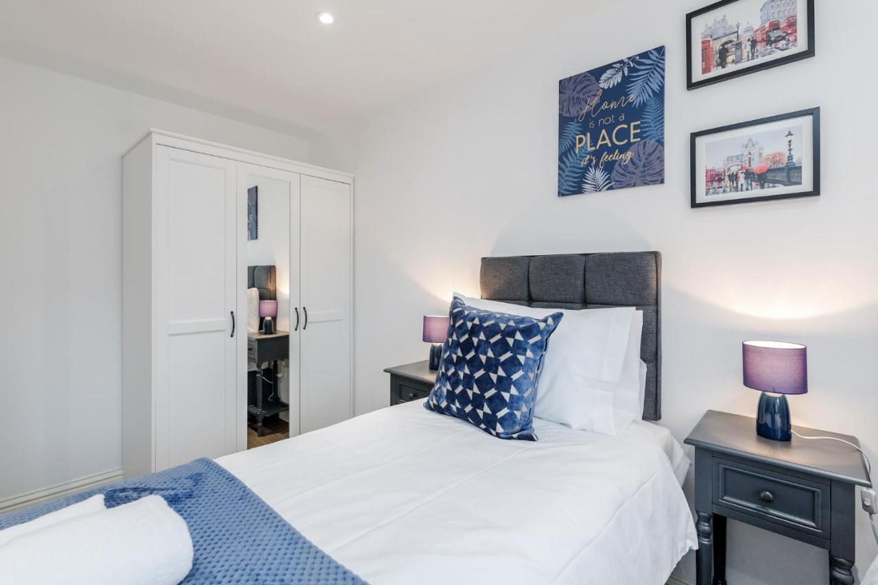 Watford Town Centre, Serviced One Bed Flat With Choice Of King Or Twin Beds, Sleeps Up To 4 Sharing, Free Wifi And Free Movies لندن المظهر الخارجي الصورة