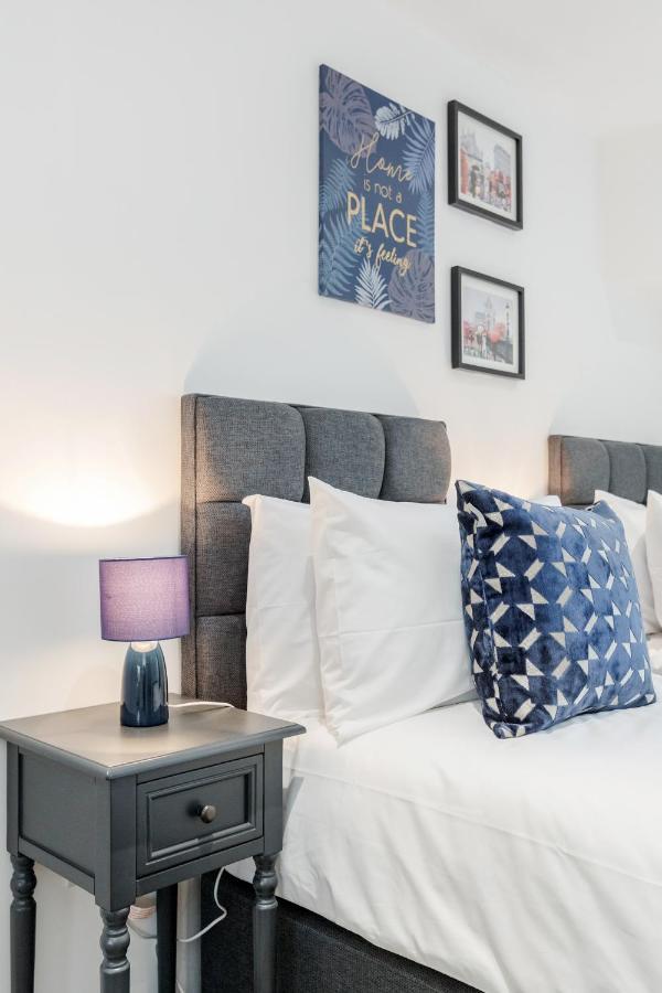 Watford Town Centre, Serviced One Bed Flat With Choice Of King Or Twin Beds, Sleeps Up To 4 Sharing, Free Wifi And Free Movies لندن المظهر الخارجي الصورة